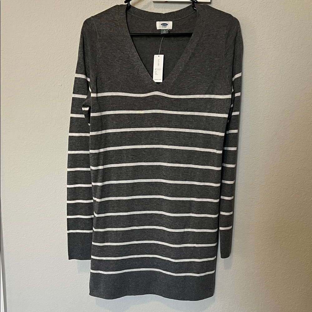 Old Navy Charcoal and White Striped V-Neck Sweater